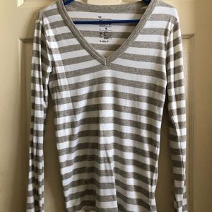 Long sleeve Gap shirt